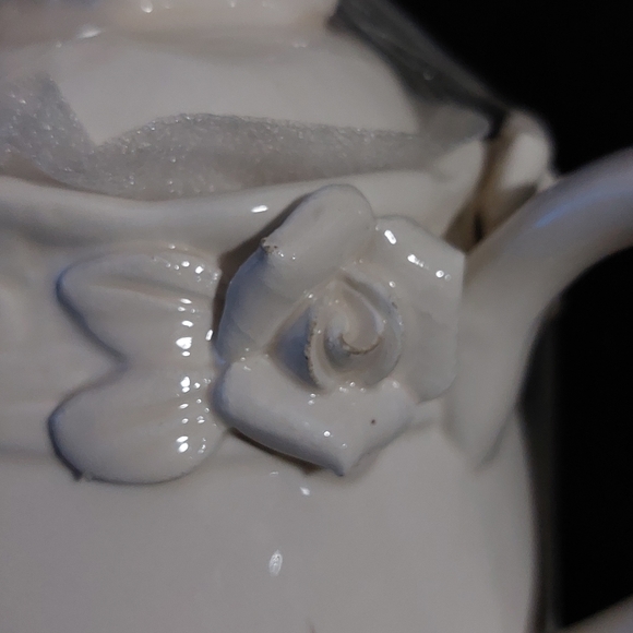 Vintage Teapot Cup Set Stacked White Porcelain with Relief Molded White Flowers - Picture 6 of 15